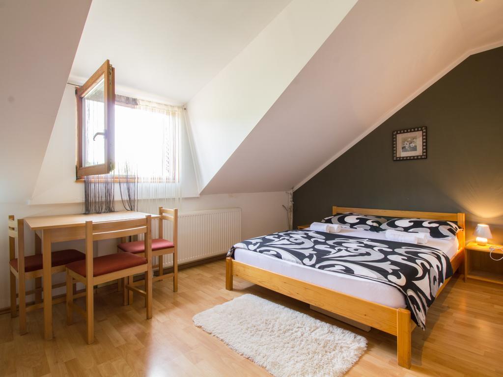 House Josipa Hotel Rakovica Luaran gambar
