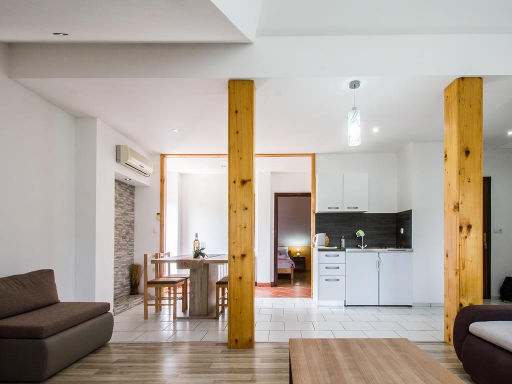 House Josipa Hotel Rakovica Luaran gambar